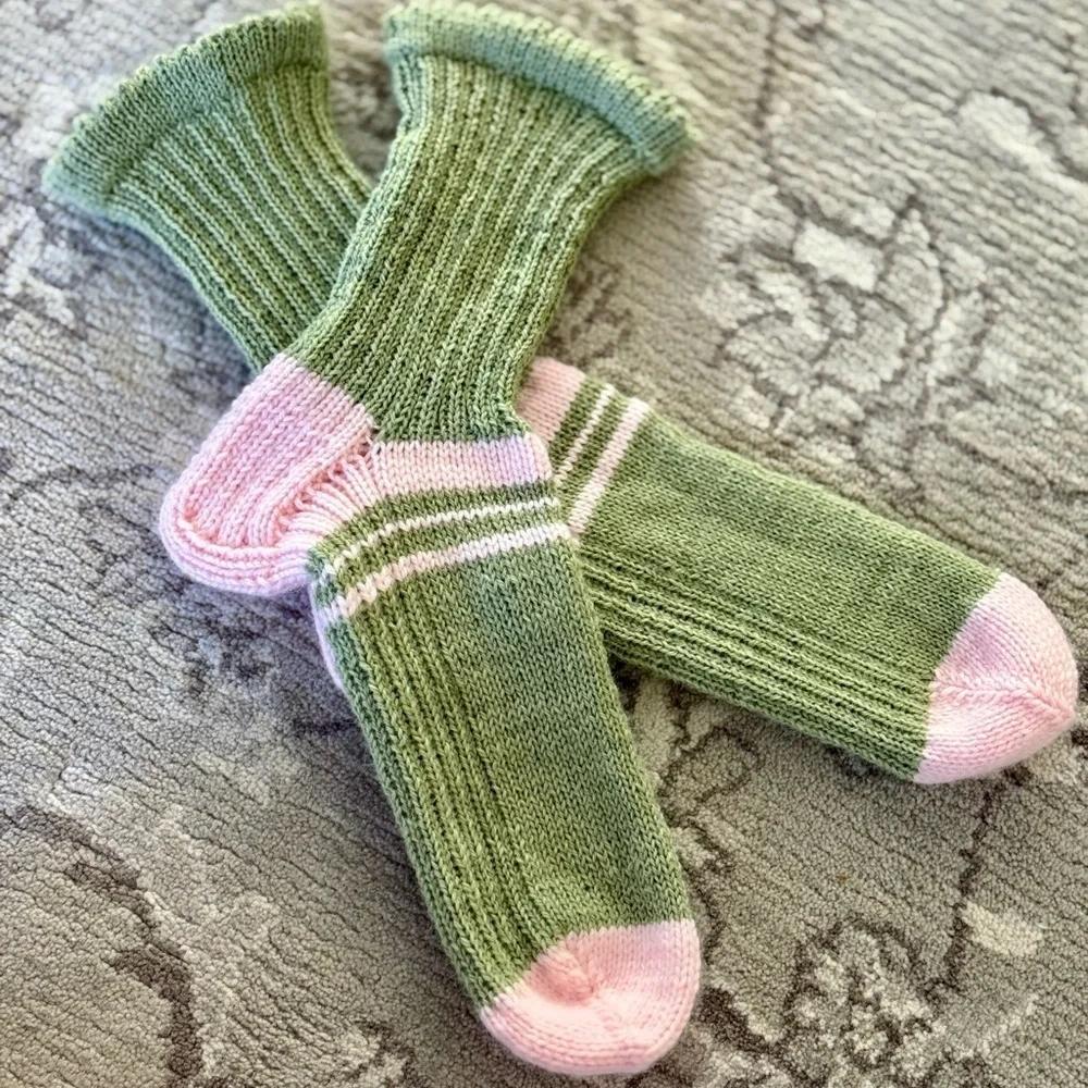 Women’s Hand Knitted Chic Green and Pink Ribbed Striped Socks 🧦